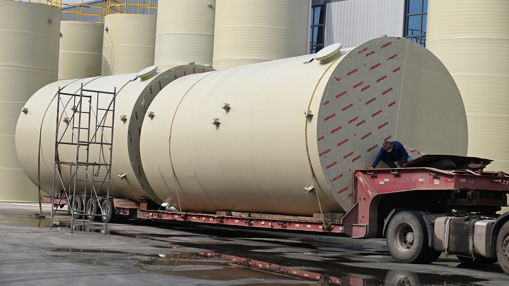 Chemical PPH storage tank delivery site